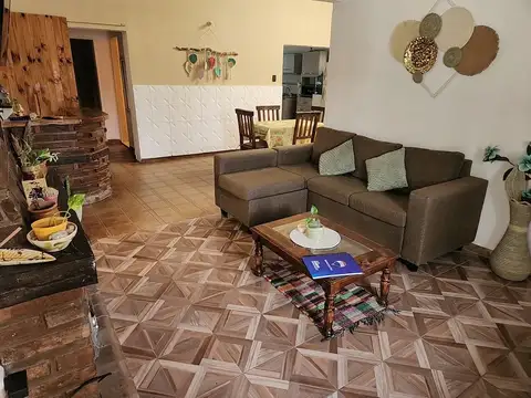 VENTA CASA 4 DORMITORIOS - QUINTAS DE ARGUELLO