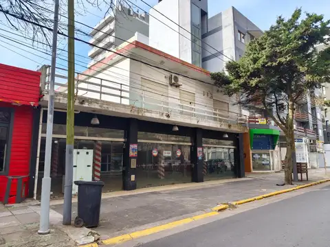 Importante Local Comercial + Vivienda | 800 m² Cubiertos