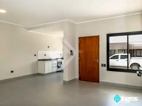 Casa 3 ambientes con 1 baño
