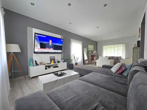 Casa 5 ambientes con 2 baños