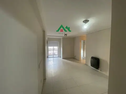 Departamento en venta Nueva Córdoba desocupado 2 dormitorios con balcón, cocina separada y seguridad