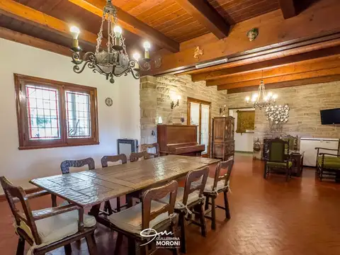 Casa 4 ambientes en planta baja con parque, Juncal 800