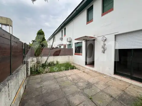 Depto Tipo Casa en Alquiler en Lomas de Zamora, $ 650.000
