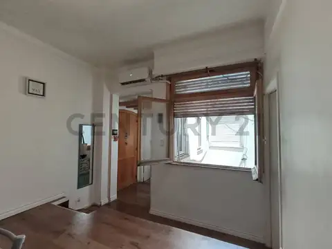 O Higgins 2300, Piso 2