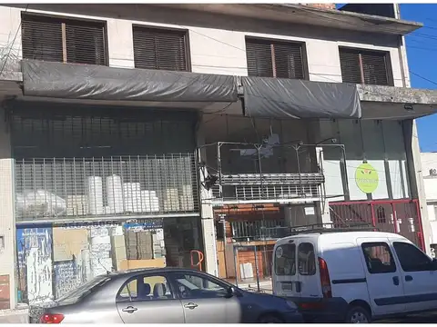 CONSULTORIOS, OFICINAS EN 1º PISO