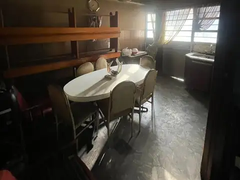 Av Juan Manuel De Rosas 1063
