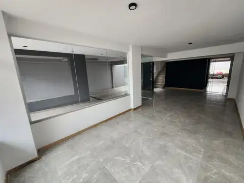 Departamento de 2amb al frente c/ balcón- Haedo