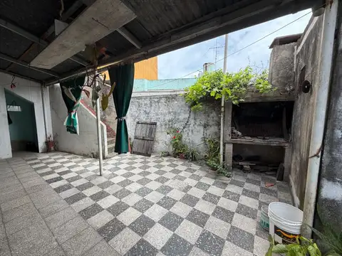 Casa 2 ambientes con 1 baño