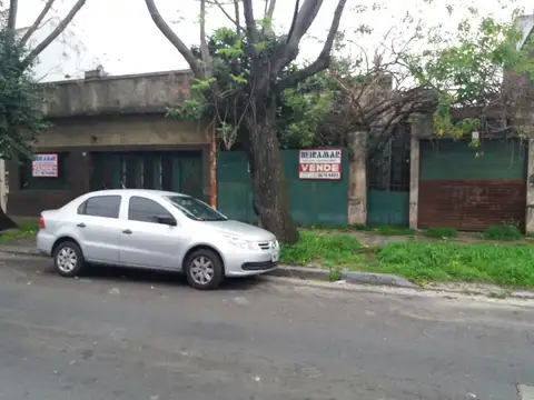 LOTE 8,66 X 26 APROX  SOBRE DUPUY AL 1200 A METROS PLAZA CIUDAD DE BANF