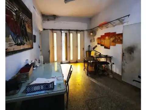 Casa 9 ambientes con 3 baños