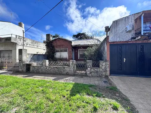 Casa completamente a refaccionar.