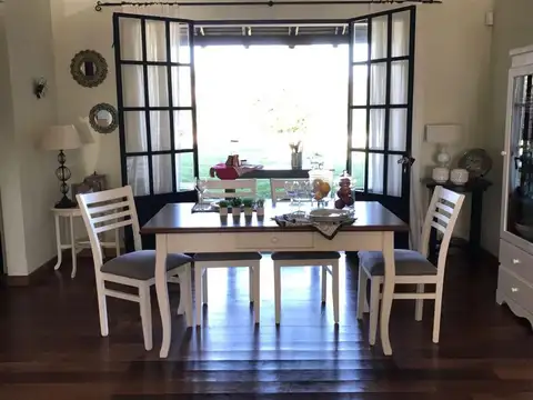 Casa en Venta con 5 cocheras