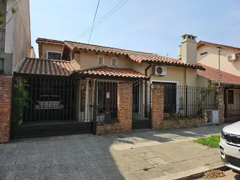 Castro Barros 2128