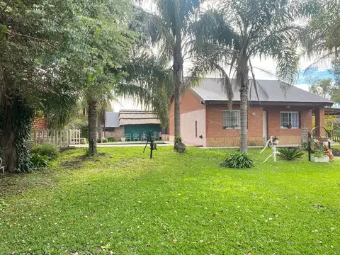 Casa en Venta con 2 cocheras