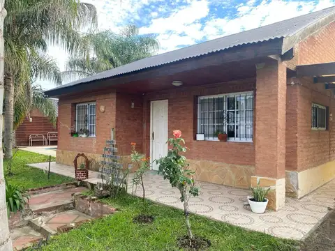 Venta casa,  2 dormitorios, pileta, Parque Sakura, Exaltacion de la Cruz