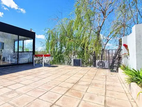PH 3 dormi c/quincho y terraza venta La Plata