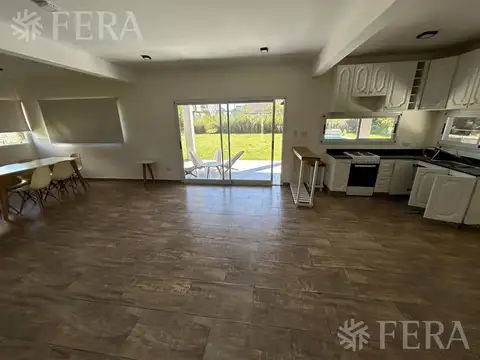 Casa 5 ambientes con 3 baños