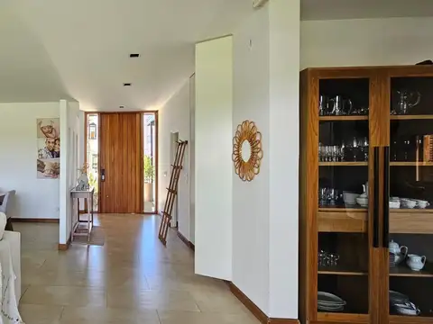 Casa 4 ambientes con 3 baños