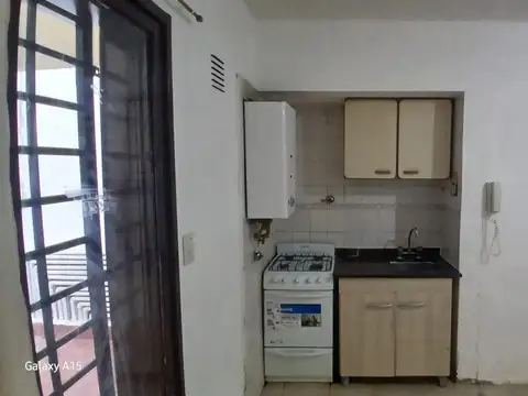 Avenida La Plata 300, Piso 1