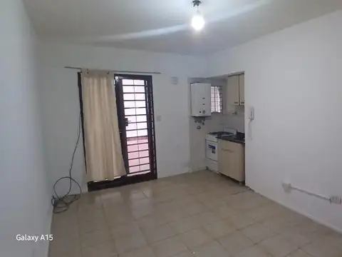 ALQUILER - DPTO MONOAMBIENTE + PATIO