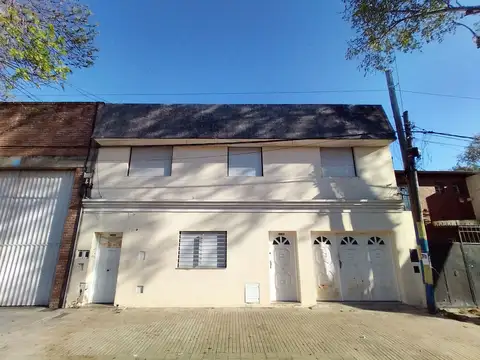 VENTA CASA 4 DORMITORIOS COCHERA ARROYITO