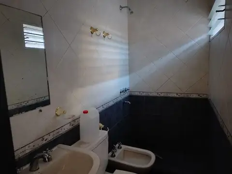 VENTA CASA 4 DORMITORIOS COCHERA ARROYITO