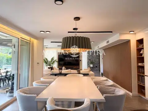 Casa 6 ambientes con 4 baños