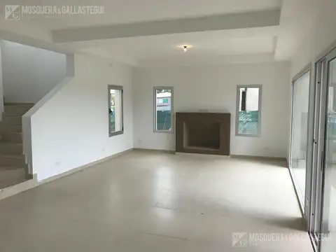 Casa en Alquiler de 3 dormitorios