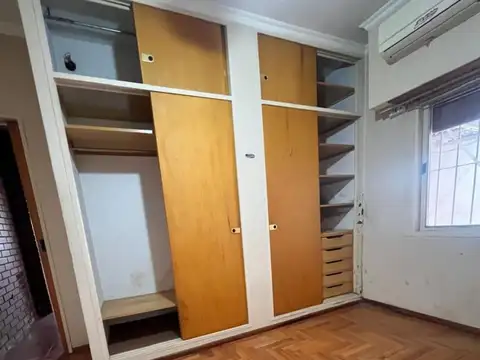 Depto Tipo Casa en Alquiler en Villa Luzuriaga, $ 580.000