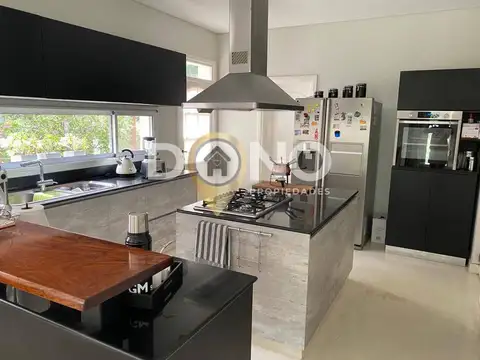Casa en Venta en Agua Caliente, USD 550.000