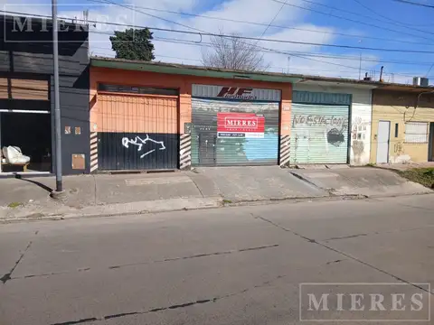 Terreno comercial en Av Gral Juan Domingo Peron  al 6500