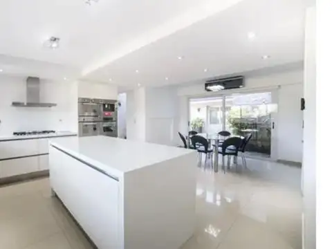 Casa en Venta en Los Lagartos, USD 1.100.000