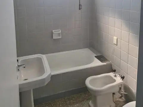 Departamento 5 ambientes con 2 baños