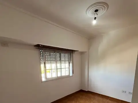 Departamento 2 amb amplios con balcón al contrafrente