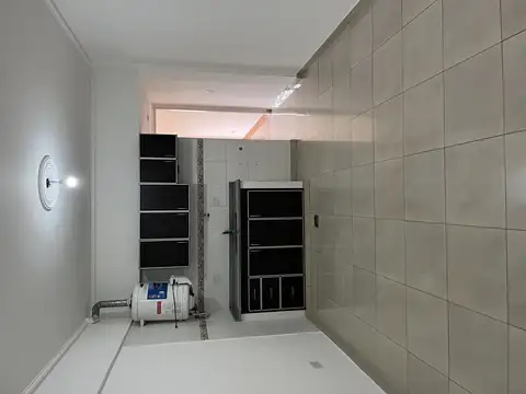 Labarden 2700, Piso 1