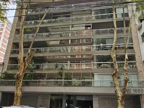 ALQUILER SEMIPISO 4 AMBIENTES CON DEPENDENCIA Y COCHERA