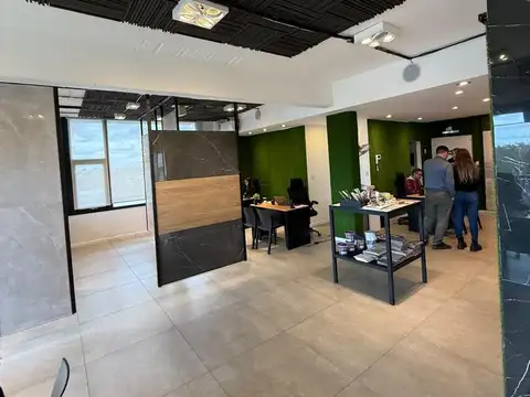 Oficina 225m2 CON 5 COCHERAS