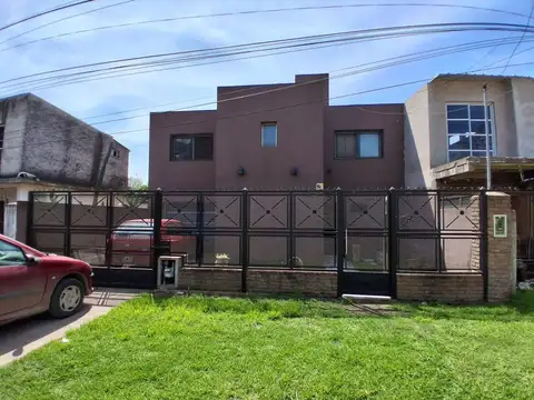 VENTA CASA 5 AMBIENTES LA REJA