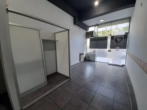 Local en Alquiler en Villa Ballester, $ 550.000