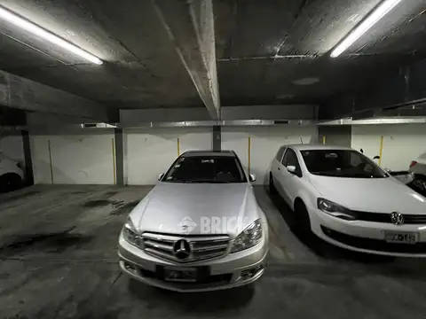 COCHERA FIJA CUBIERTA N° 26 EN AV. JUAN DE GARAY AL 3700 (HAY OTRAS)