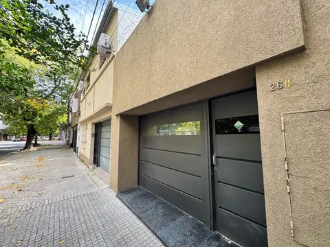 Casa tres dormitorios, patio y parrillero en República de la Sexta