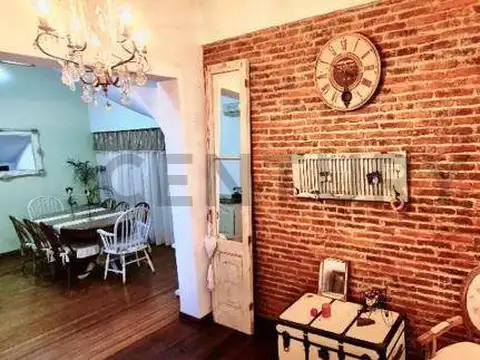PH 3 AMBIENTES AL FRENTE , MUY BUENA UBICACION EN LANUS OESTE , DIGNA DE VER
