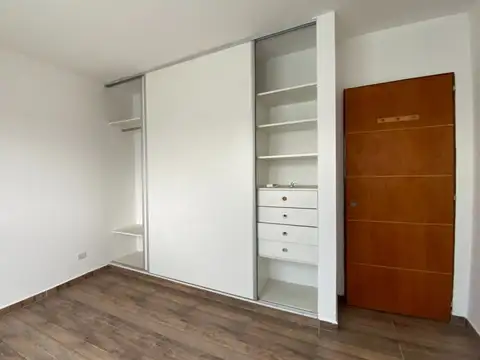 Departamento en Alquiler en Villa Bonich, $ 650.000