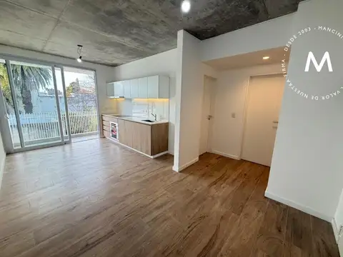 Oficina en Alquiler en Villa Ballester, $ 700.000