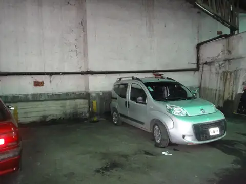 Cómodas cocheras en Balvanera para renta o uso particular