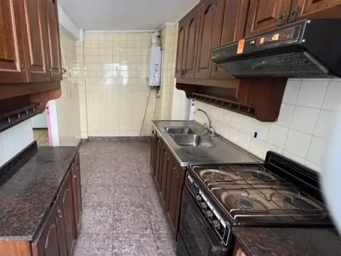 DEPARTAMENTO 3 AMBIENTES EN PLENO CENTRO DE MORÓN
