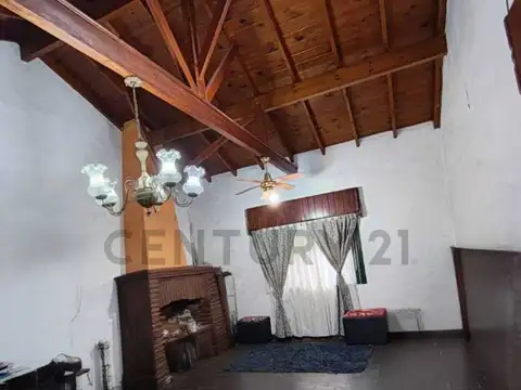VENTA CASA QUINTA 5 AMBIENTES-QUINCHO-PILETA-PARQUE-BARRIO CERRADO-CARLOS SPEGAZZINI