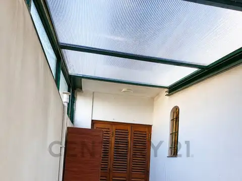 CASEROS 400, Piso 0
