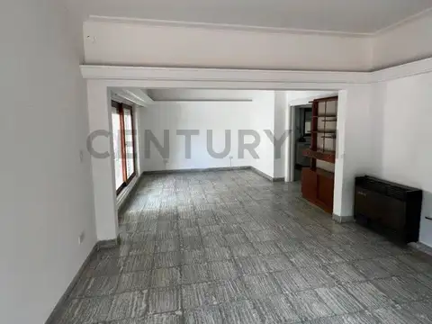 Hermosa casa en venta en Córdoba, específicamente en Río Cuarto. Con una superficie total de 1...