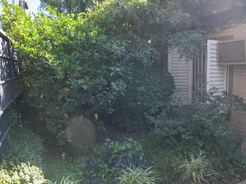 Casa 7 ambientes con 2 baños